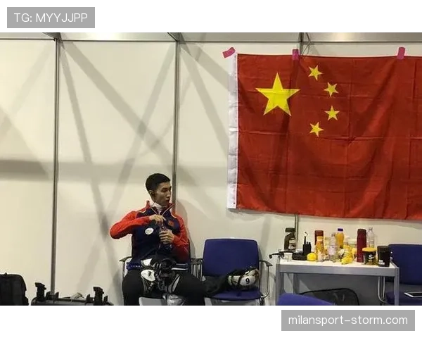武大靖家冰箱里冻着的不是饺子,是金牌吧 武大靖家冰箱里冻着的不是饺子,是金牌吧
